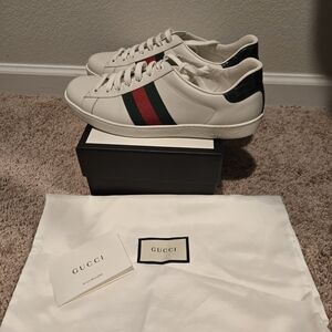 Gucci White Sneakers with Green and Red Stripes